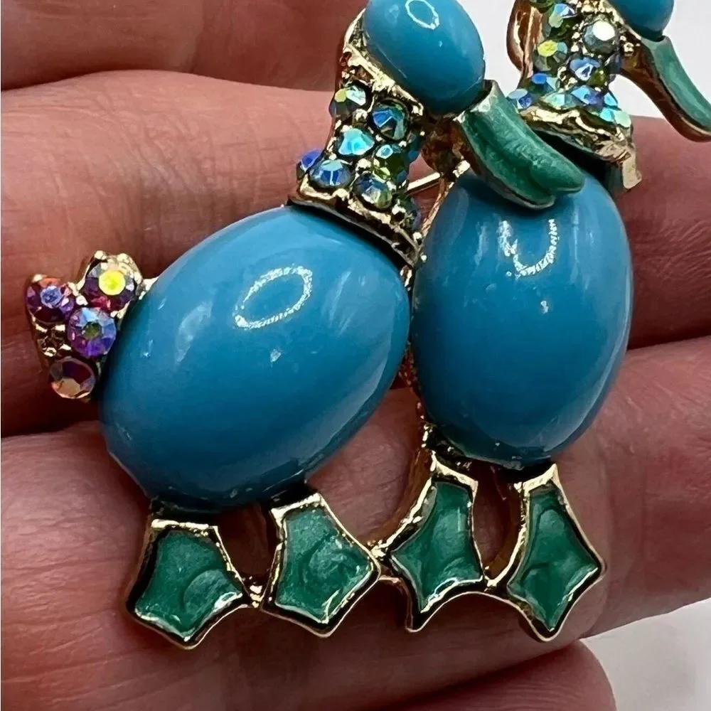 🩵 NEW Sweet couple of ducks brooch with Enamel & rhinestones 🩵